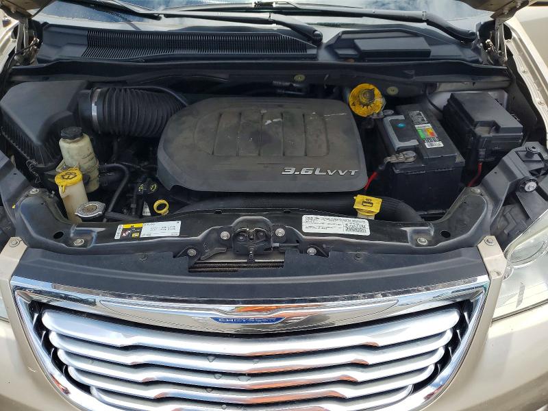 2015 Chrysler Town & Country მანქანა იყიდება აუქციონზე, vin: 2C4RC1BG7FR551801, აუქციონის ნომერი: 56795126