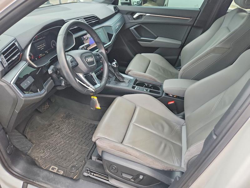 55926496 :رقم المزاد ، WA1EECF32L1036565 vin ، 2020 Audi Q3 مزاد بيع