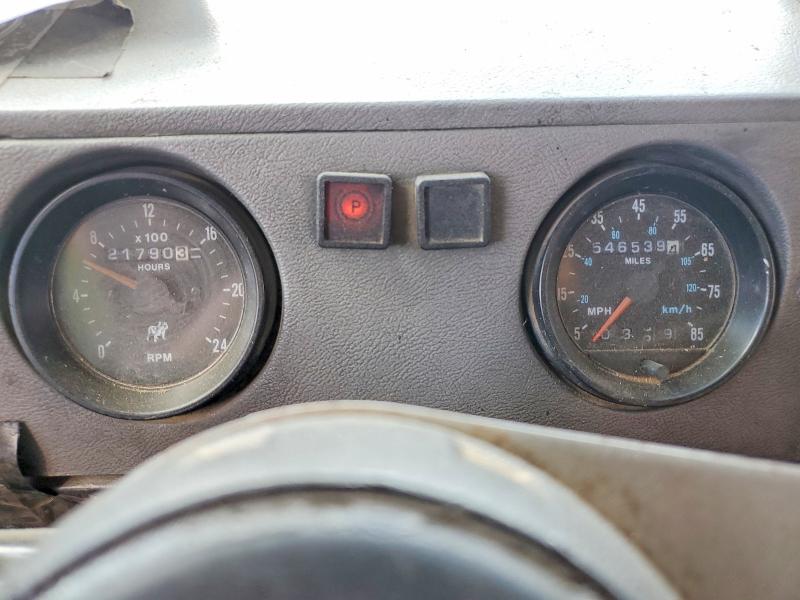 54810646 :رقم المزاد ، 1M2P267C9YM053730 vin ، 2000 Mack Rd600 مزاد بيع