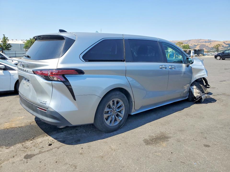 Продаж на аукціоні авто 2022 Toyota Sienna, vin: 5TDKRKEC6NS100704, номер лоту: 58207806