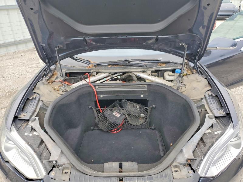 57662866 :رقم المزاد ، 5YJSA1H18EFP54149 vin ، 2014 Tesla Model S مزاد بيع