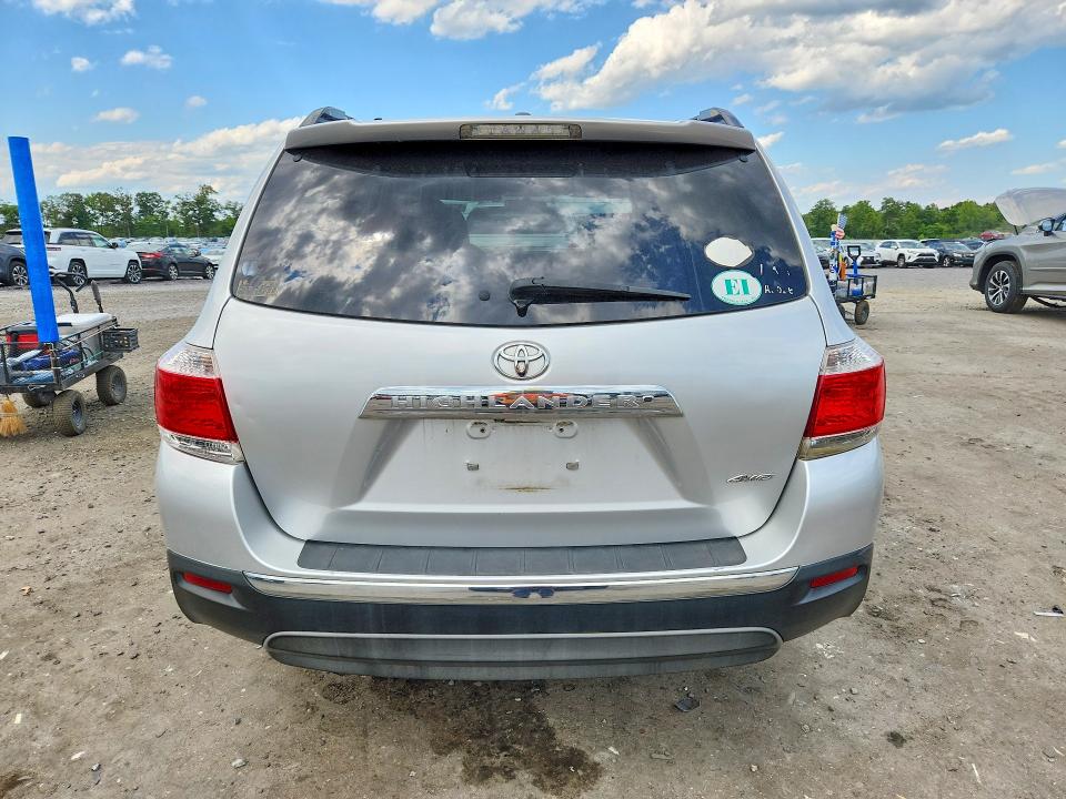 Продажа на аукционе авто 2011 Toyota Highlander, vin: 5TDBK3EH1BS073204, номер лота: 57929216