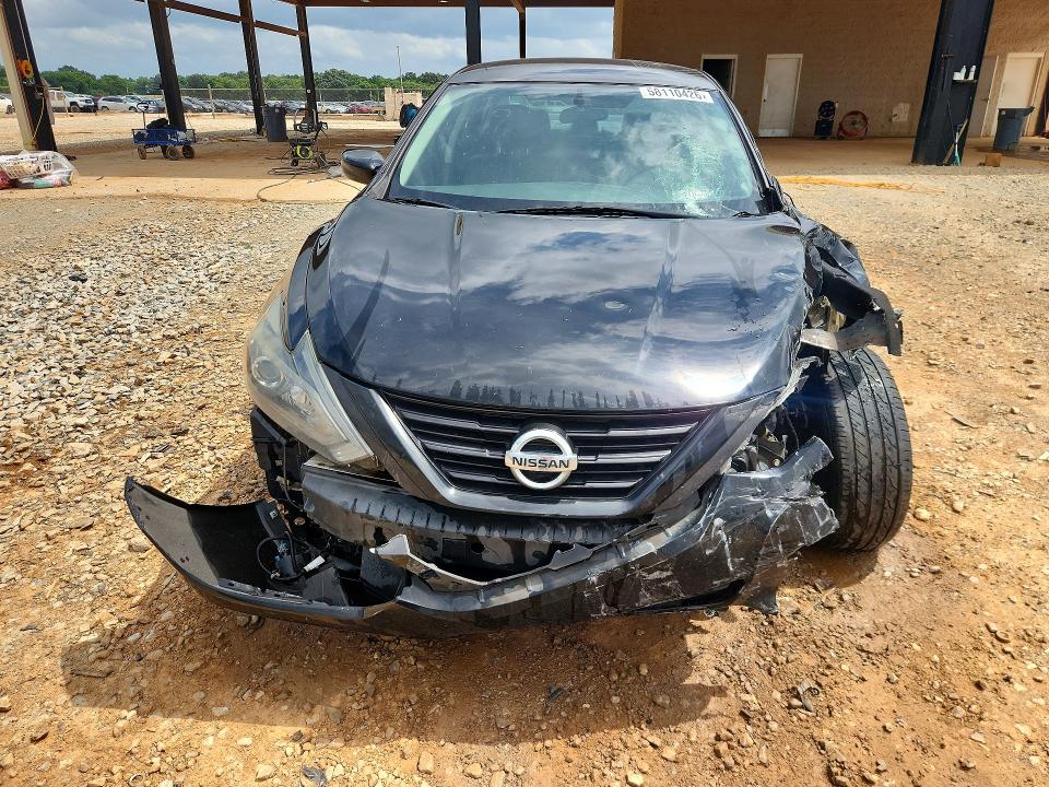 2018 Nissan Altima მანქანა იყიდება აუქციონზე, vin: 1N4AL3AP0JC471323, აუქციონის ნომერი: 58110426