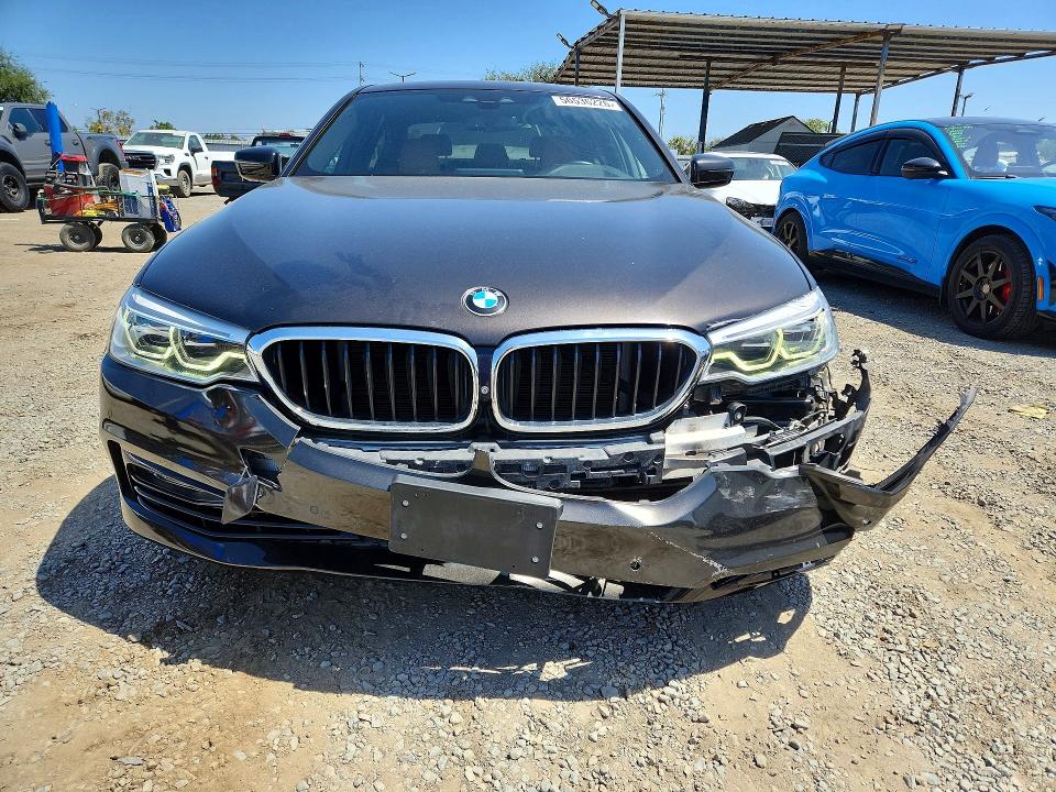 2017 Bmw 540 მანქანა იყიდება აუქციონზე, vin: WBAJE5C37HG915047, აუქციონის ნომერი: 56536226