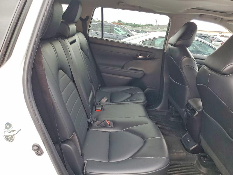 58531646 :رقم المزاد ، 5TDGZRBH7NS248679 vin ، 2022 Toyota Highlander مزاد بيع