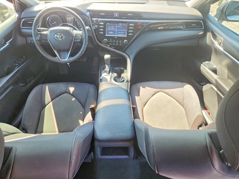55439166 :رقم المزاد ، 4T1C11AK2LU977410 vin ، 2020 Toyota Camry مزاد بيع