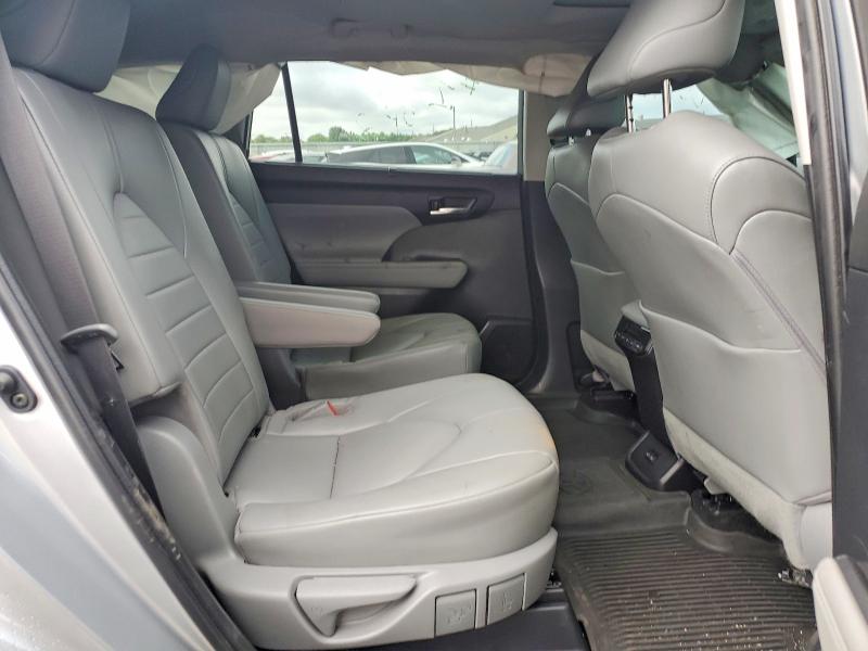 56642656 :رقم المزاد ، 5TDGZRBH6NS586431 vin ، 2022 Toyota Highlander مزاد بيع