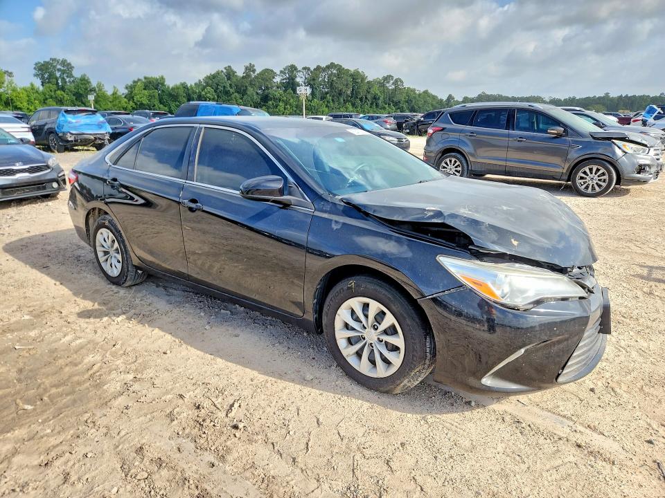 58413026 :رقم المزاد ، 4T1BF1FK8HU814662 vin ، 2017 Toyota Camry مزاد بيع