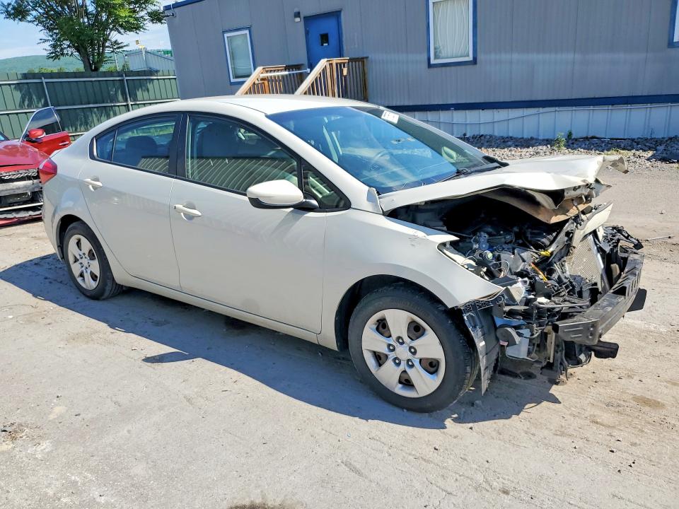2015 Kia Forte მანქანა იყიდება აუქციონზე, vin: KNAFK4A64F5378832, აუქციონის ნომერი: 57765376
