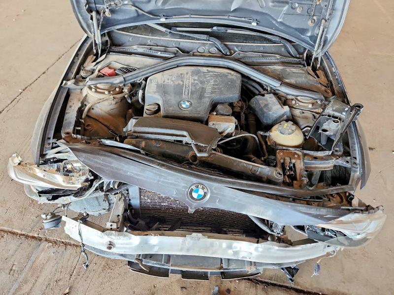 56171126 :رقم المزاد ، WBA8E1G53GNU10023 vin ، 2016 Bmw 320 مزاد بيع