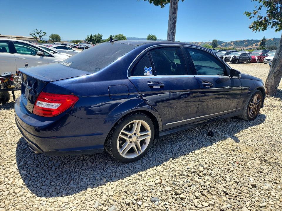 Продажа на аукционе авто 2013 Mercedes-benz C, vin: WDDGF5HB4DG105109, номер лота: 56094106