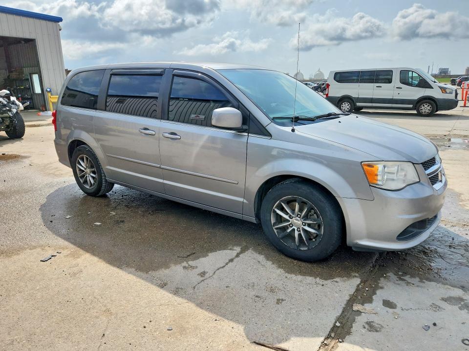 58772486 :رقم المزاد ، 2C4RDGBG0FR642649 vin ، 2015 Dodge Grand Caravan مزاد بيع