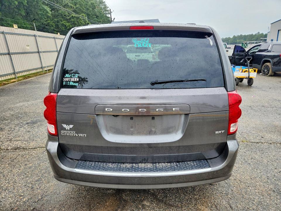 57670576 :رقم المزاد ، 2C4RDGCG2HR611937 vin ، 2017 Dodge Grand Caravan مزاد بيع