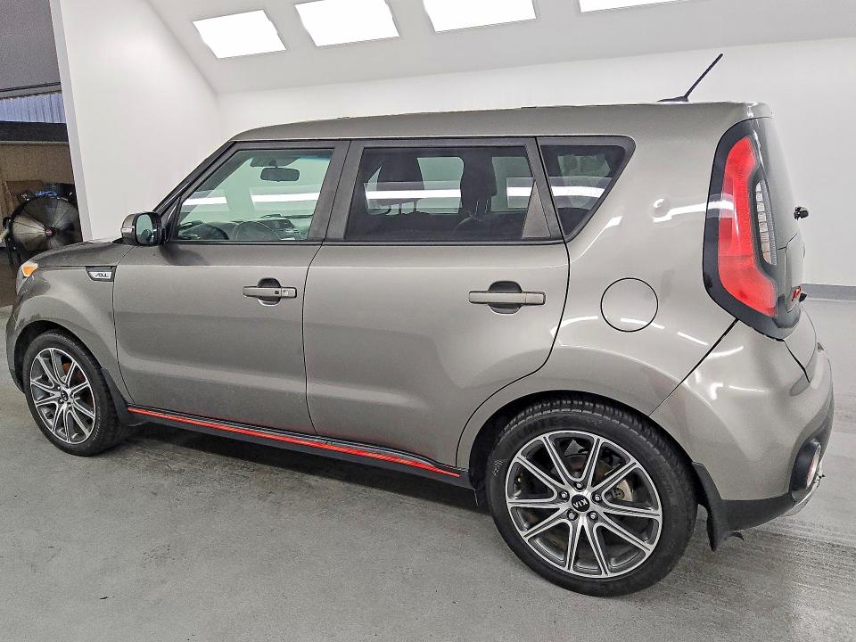 2018 Kia Soul მანქანა იყიდება აუქციონზე, vin: KNDJX3AA6J7557707, აუქციონის ნომერი: 56181116