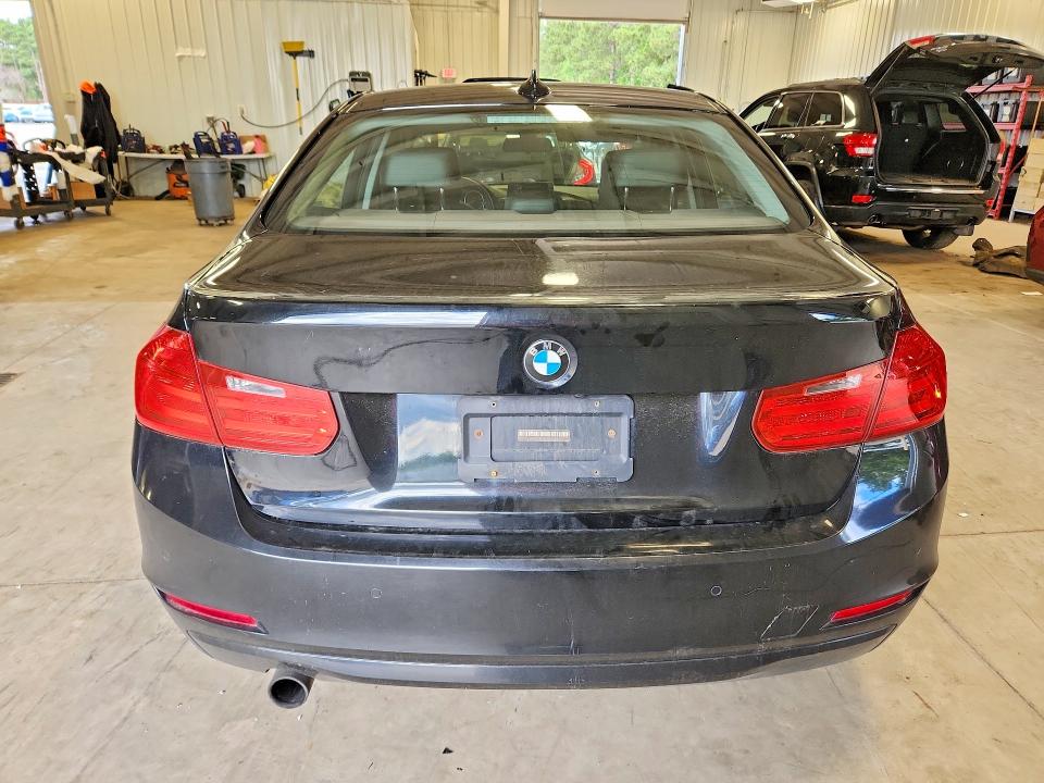 57264276 :رقم المزاد ، WBA3B1G5XFNT07005 vin ، 2015 Bmw 320 مزاد بيع