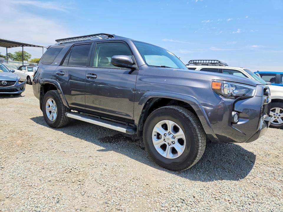 57252146 :رقم المزاد ، JTEBU5JRXJ5552919 vin ، 2018 Toyota 4runner مزاد بيع