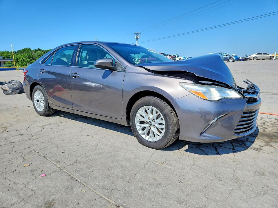 56777086 :رقم المزاد ، 4T1BF1FK7HU353583 vin ، 2017 Toyota Camry مزاد بيع