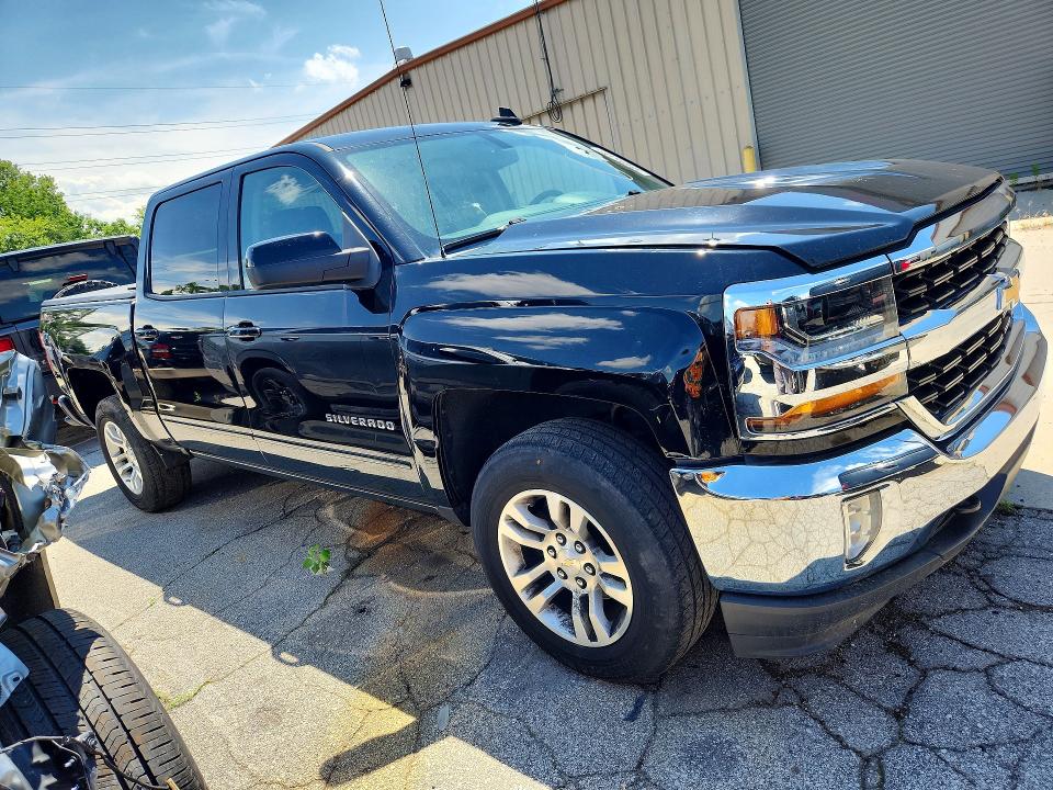 Продаж на аукціоні авто 2017 Chevrolet Silverado, vin: 3GCUKREC4HG475774, номер лоту: 58695146