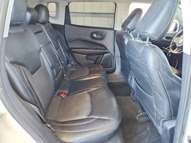 55634546 :رقم المزاد ، 3C4NJDBB3JT195427 vin ، 2018 Jeep Compass مزاد بيع