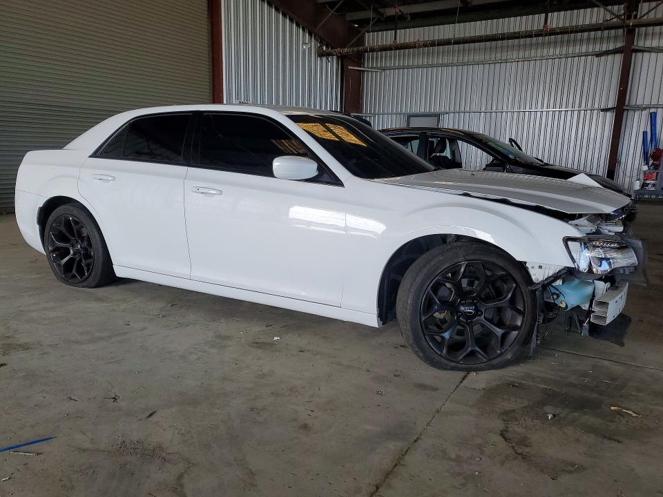 2016 Chrysler 300 მანქანა იყიდება აუქციონზე, vin: 2C3CCABG0GH156618, აუქციონის ნომერი: 57738636