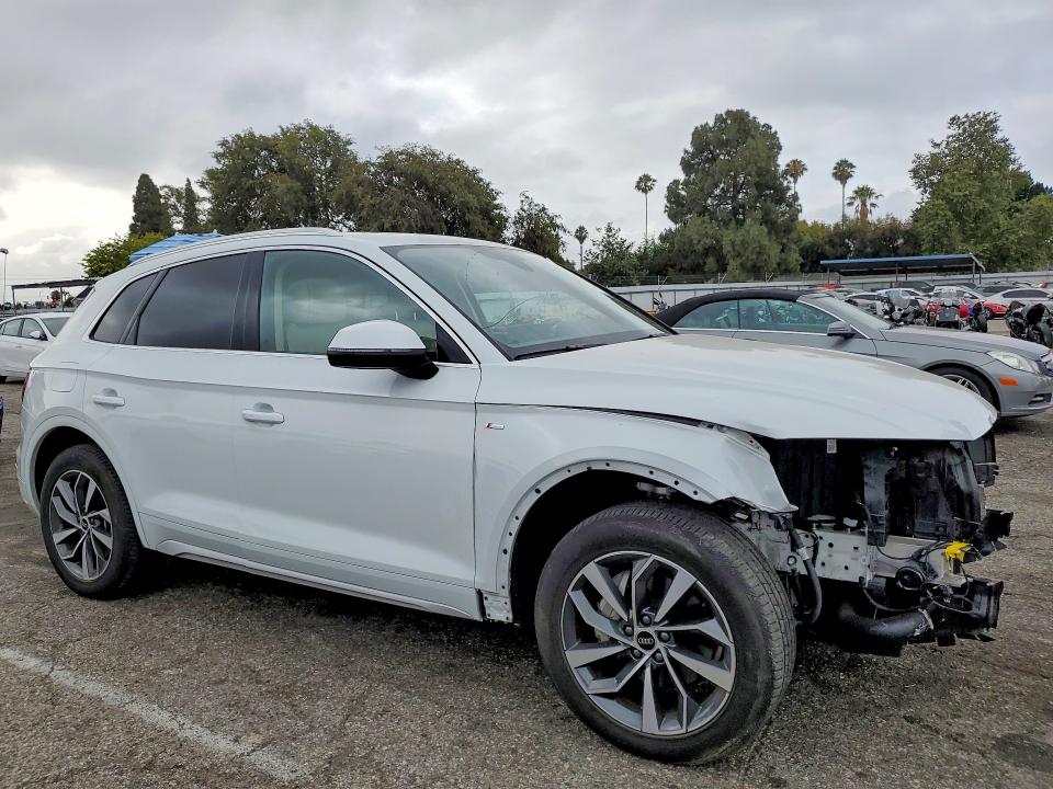 59017796 :رقم المزاد ، WA1EAAFY2P2153378 vin ، 2023 Audi Q5 مزاد بيع