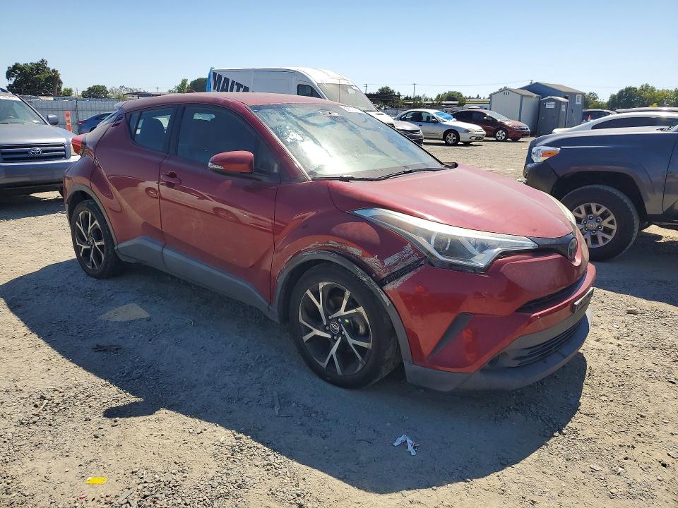 58377676 :رقم المزاد ، NMTKHMBXXJR031658 vin ، 2018 Toyota C-hr مزاد بيع