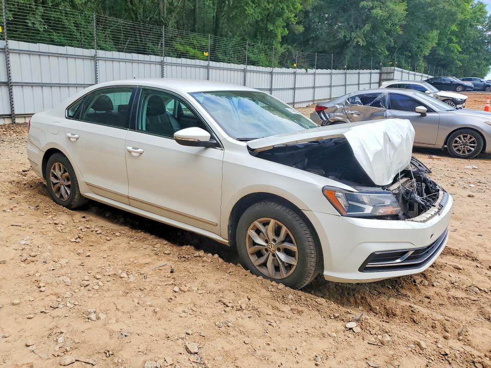 56468806 :رقم المزاد ، 1VWAT7A35HC053149 vin ، 2017 Volkswagen Passat مزاد بيع