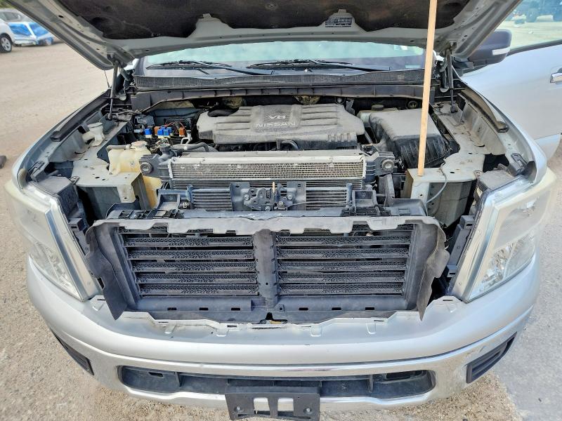 55675296 :رقم المزاد ، 1N6AA1EK2HN518012 vin ، 2017 Nissan Titan مزاد بيع