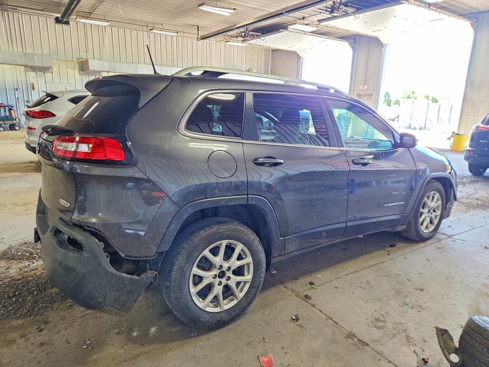 58246646 :رقم المزاد ، 1C4PJMCSXHW636093 vin ، 2017 Jeep Cherokee مزاد بيع