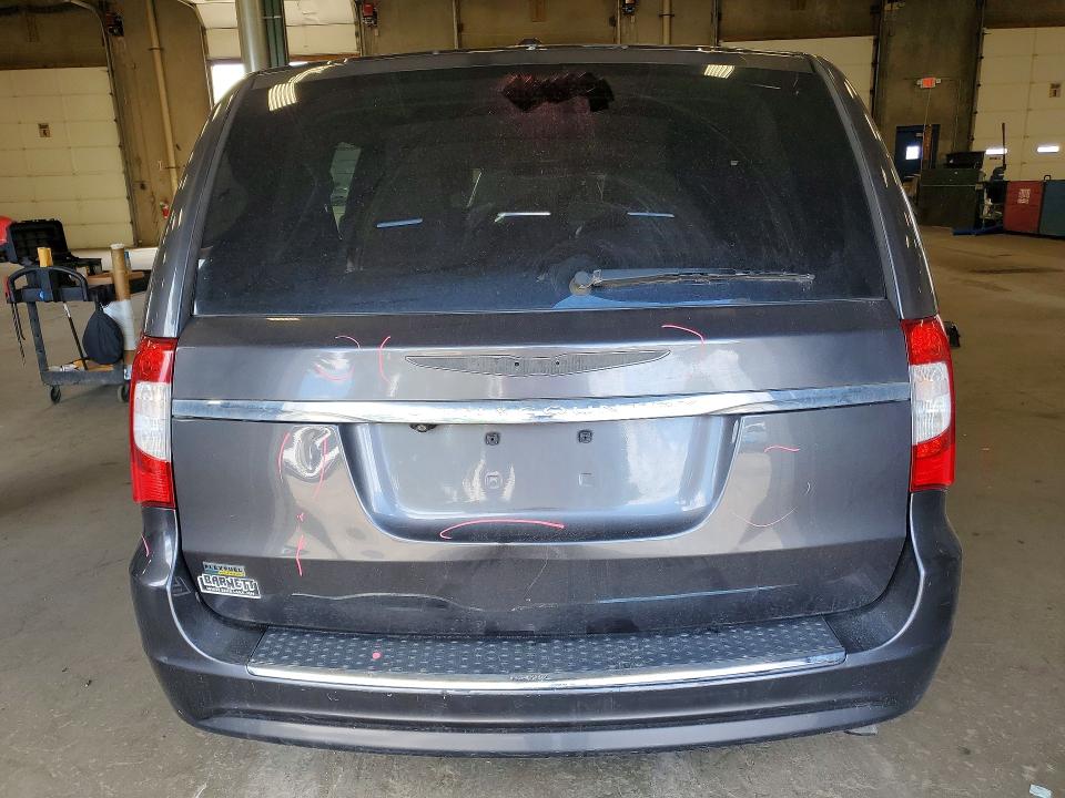 57245596 :رقم المزاد ، 2C4RC1BG8FR637831 vin ، 2015 Chrysler Town & Country مزاد بيع