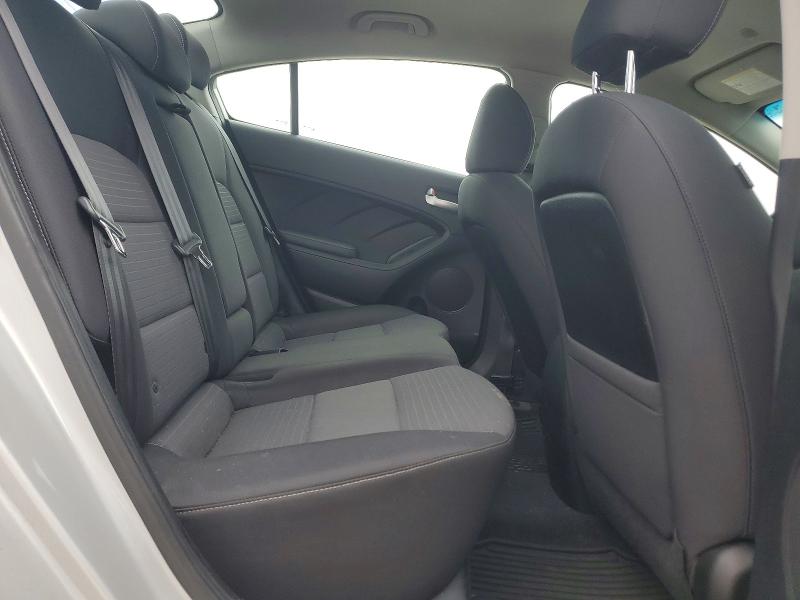 58907526 :رقم المزاد ، 3KPFL4A76HE153442 vin ، 2017 Kia Forte مزاد بيع