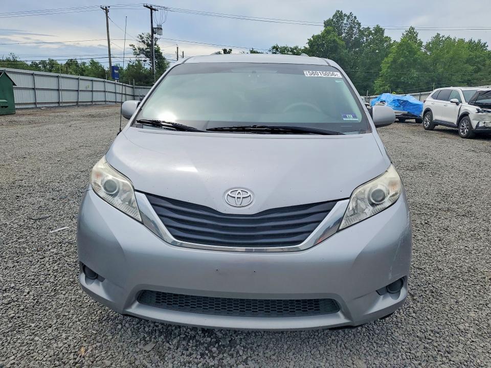 Продажа на аукционе авто 2012 Toyota Sienna, vin: 5TDKK3DCXCS271559, номер лота: 58015056