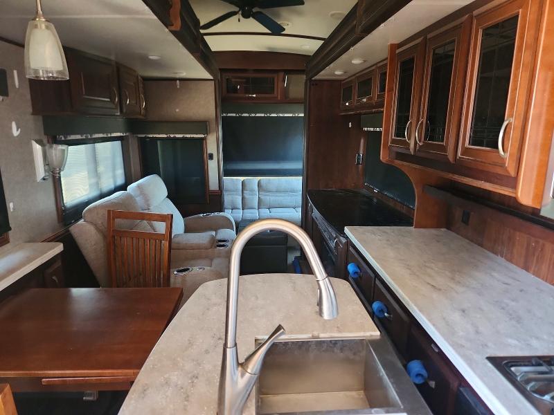 Продаж на аукціоні авто 2018 Jayco Pinnacle, vin: 1UJCJ0BV1J1RG0180, номер лоту: 56876316