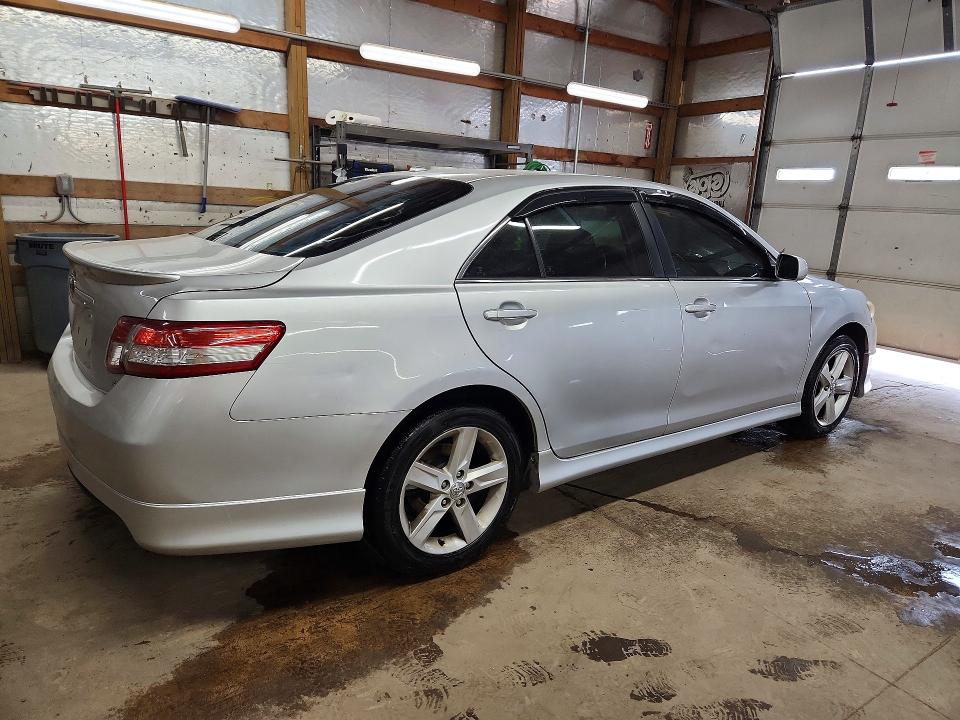 56151536 :رقم المزاد ، 4T1BF3EK5BU140832 vin ، 2011 Toyota Camry مزاد بيع