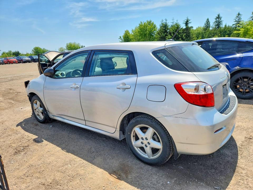 73340855 :رقم المزاد ، 2T1KU4EE5BC713865 vin ، 2011 Toyota Matrix مزاد بيع
