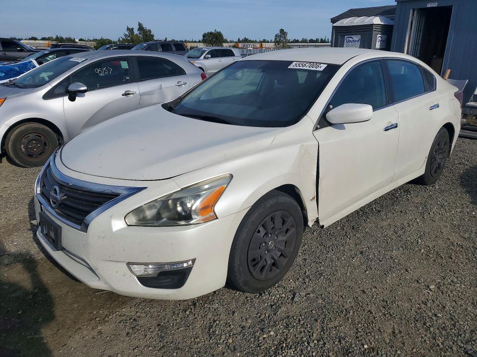 55567006 :رقم المزاد ، 1N4AL3AP6FC135005 vin ، 2015 Nissan Altima مزاد بيع
