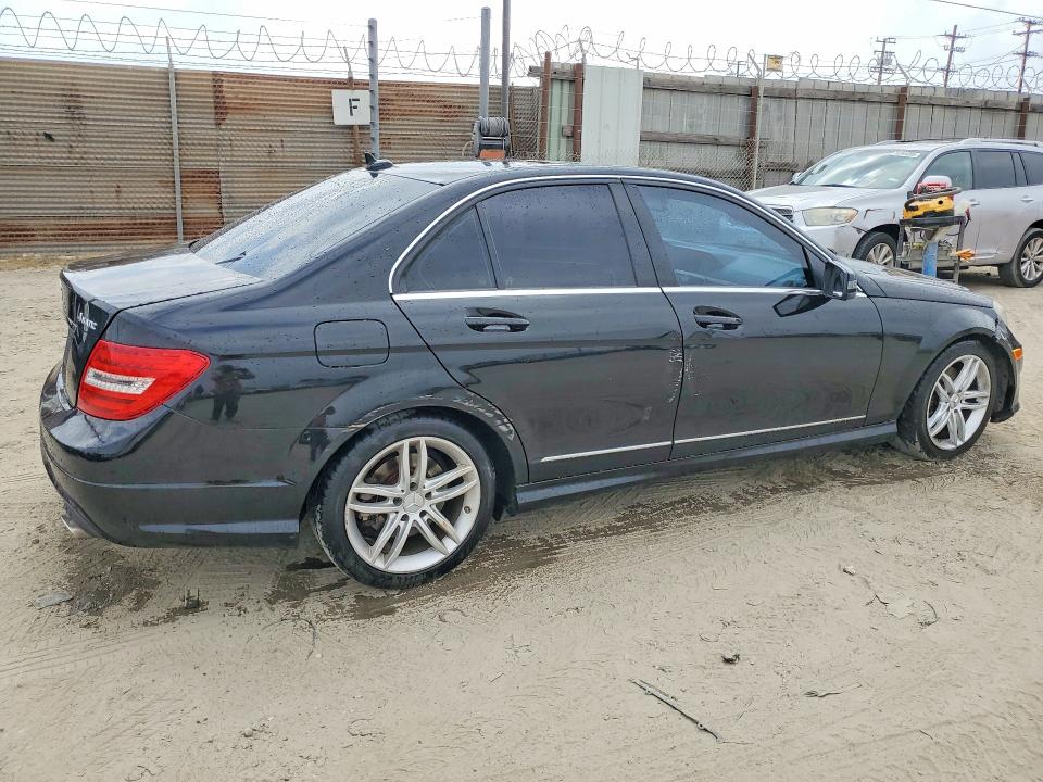 55988956 :رقم المزاد ، WDDGF8AB1DR251774 vin ، 2013 Mercedes-benz C مزاد بيع