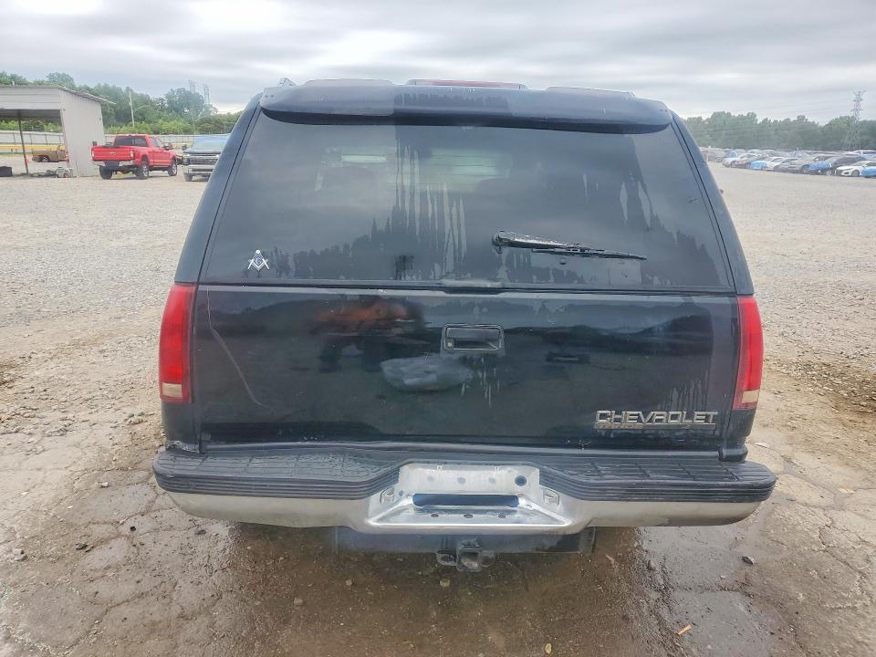 1998 Chevrolet Tahoe მანქანა იყიდება აუქციონზე, vin: 1GNEC13R5WJ358119, აუქციონის ნომერი: 58511476