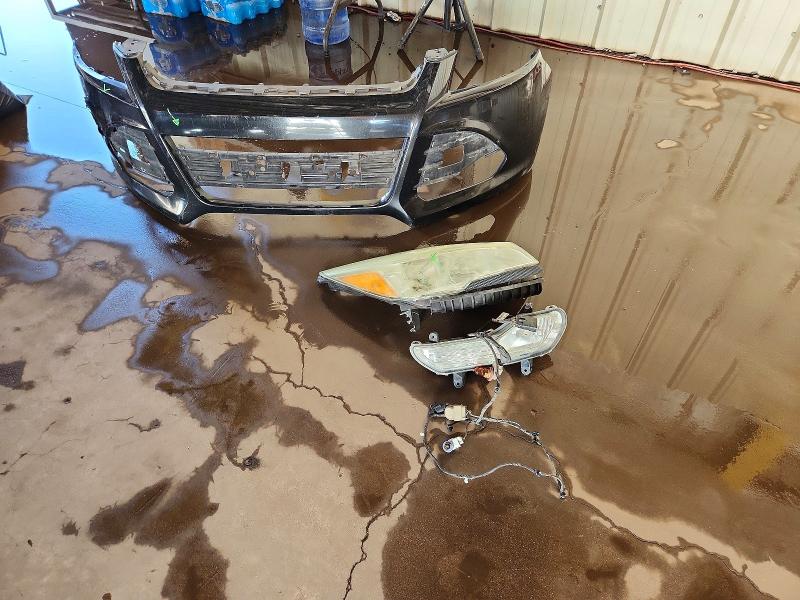 56258826 :رقم المزاد ، 1FMCU0G79FUB73050 vin ، 2015 Ford Escape مزاد بيع