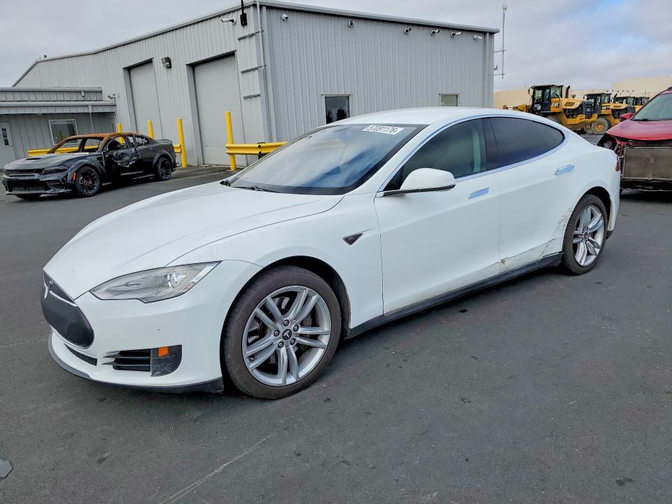 57091176 :رقم المزاد ، 5YJSA1DN0DFP05907 vin ، 2013 Tesla Model S مزاد بيع