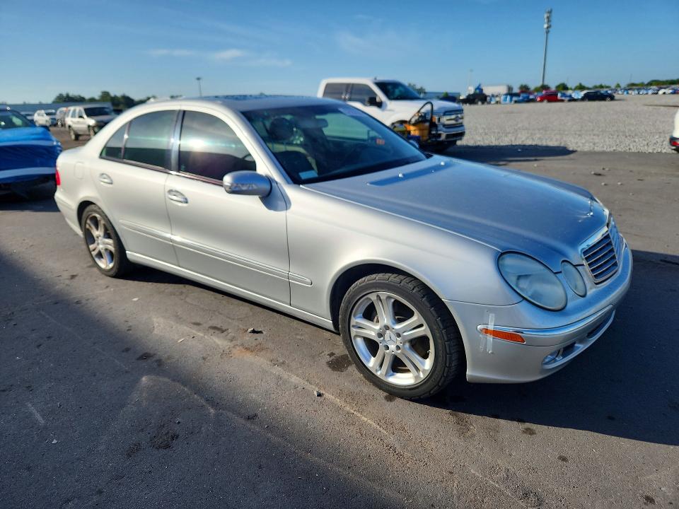 57552356 :رقم المزاد ، WDBUF70J14A394138 vin ، 2004 Mercedes-benz E مزاد بيع