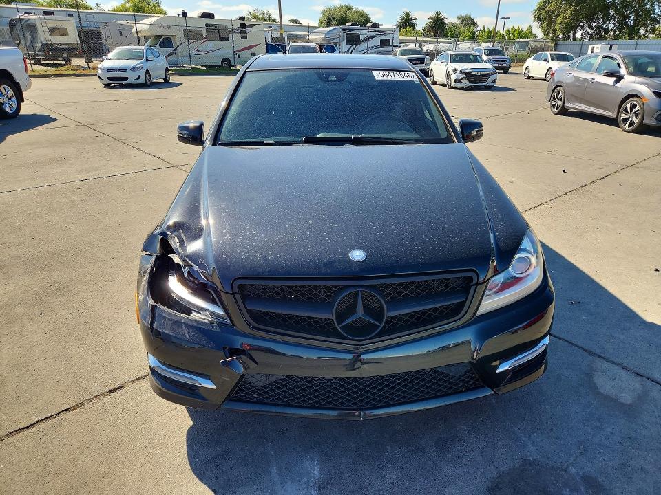 56471646 :رقم المزاد ، WDDGF4HBXEA902687 vin ، 2014 Mercedes-benz C مزاد بيع