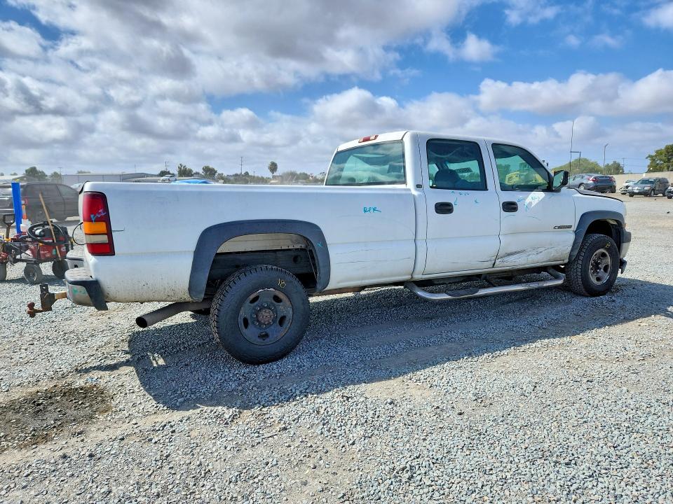 2002 Chevrolet Silverado მანქანა იყიდება აუქციონზე, vin: 1GBHC23U52F105609, აუქციონის ნომერი: 85462455