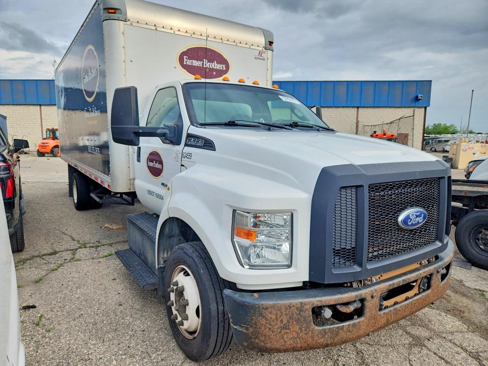 56535536 :رقم المزاد ، 1FDNF6DC1GDA03287 vin ، 2016 Ford F650 مزاد بيع