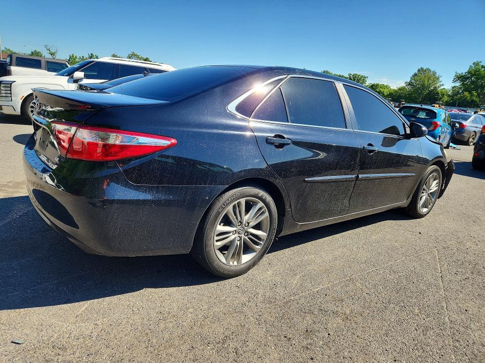 58369016 :رقم المزاد ، 4T1BF1FKXHU805316 vin ، 2017 Toyota Camry مزاد بيع