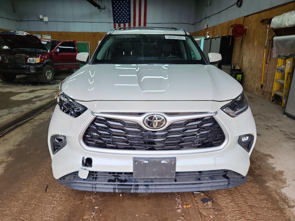 Продажа на аукционе авто 2021 Toyota Highlander, vin: 5TDHZRBH2MS134785, номер лота: 58207356