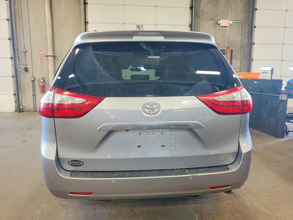 2015 Toyota Sienna მანქანა იყიდება აუქციონზე, vin: 5TDDK3DC5FS122182, აუქციონის ნომერი: 57062016