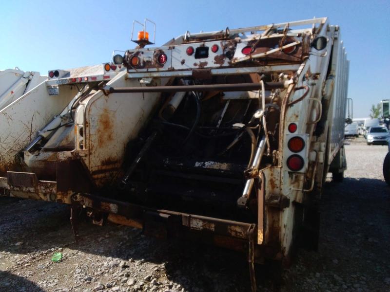 55910646 :رقم المزاد ، 1FVABXBS41HJ95243 vin ، 2001 Freightliner Fl80 مزاد بيع