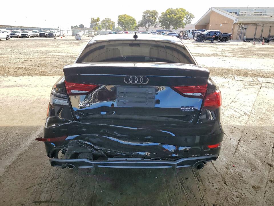 Продажа на аукционе авто 2018 Audi A3, vin: WAUJ8GFF6J1039038, номер лота: 55822646