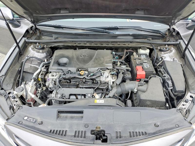 56698746 :رقم المزاد ، 4T1B11HK4JU150328 vin ، 2018 Toyota Camry مزاد بيع